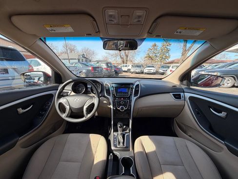 Used 2016 Hyundai Elantra GT FWD image 2