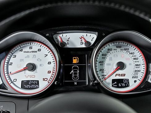 Used 2012 Audi R8 V10 AWD/4WD image 22