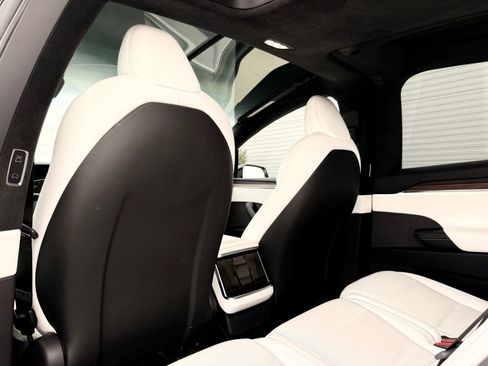 Used 2023 Tesla Model X AWD/4WD image 27
