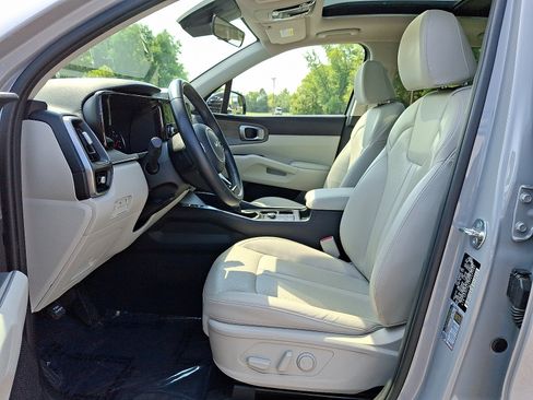 Certified 2023 Kia Sorento S w/ Panoramic Sunroof Package AWD/4WD image 14