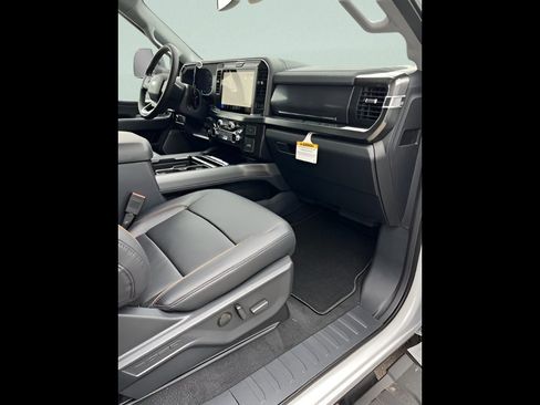 New 2026 Ford F250 Lariat w/ Black Appearance Package image 15