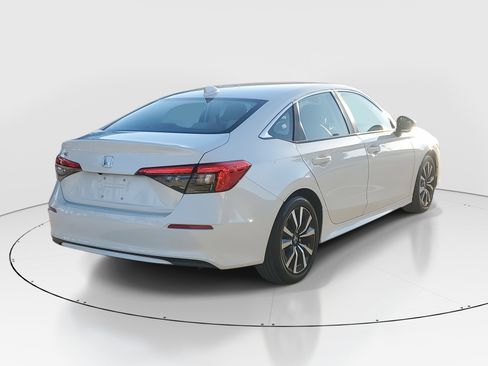 Used 2022 Honda Civic EX image 3