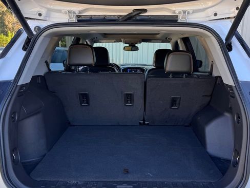 Used 2022 GMC Terrain AT4 w/ Infotainment Package II image 17