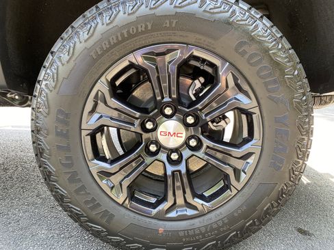 Used 2024 GMC Canyon Elevation w/ Convenience Package image 44