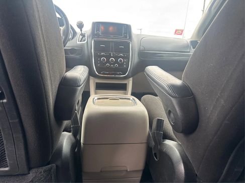Used 2012 Dodge Grand Caravan SXT w/ UConnect Hands-Free Group FWD image 20