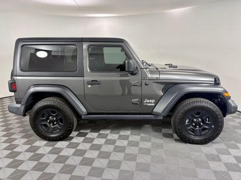 Used 2019 Jeep Wrangler Sport image 6