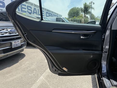 Used 2018 Lexus ES 350 w/ Premier Package image 16