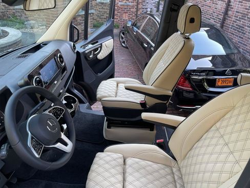 Used 2021 Mercedes-Benz Sprinter 2500 image 4