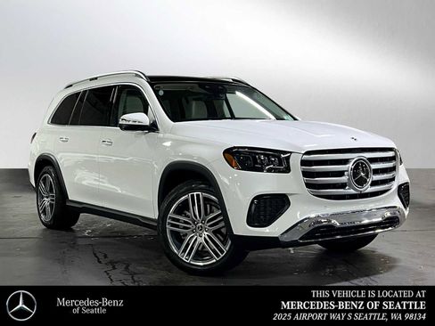 Used 2025 Mercedes-Benz GLS 450 4MATIC image 1