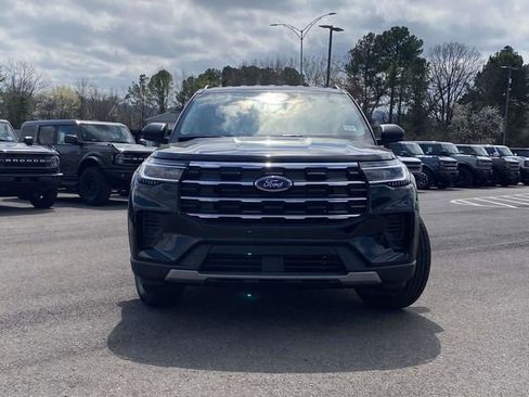New 2026 Ford Explorer Active RWD image 8