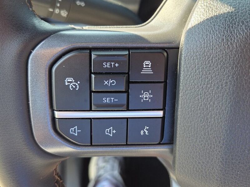 Used 2025 Ford F150 Lariat w/ Equipment Group 502A High AWD/4WD image 27