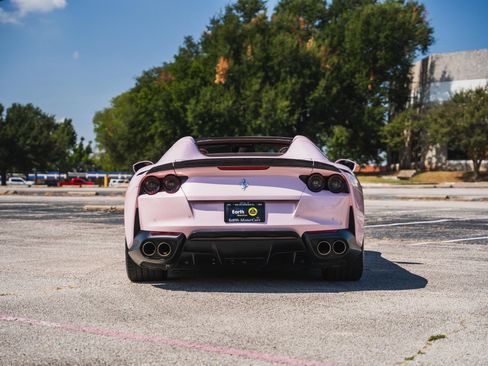 Used 2021 Ferrari 812 GTS RWD image 12