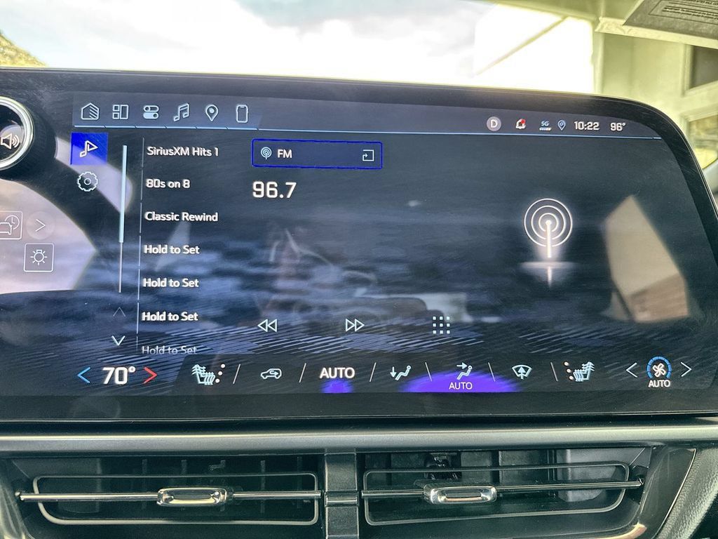 Used 2024 Chevrolet Equinox EV RS FWD image 13