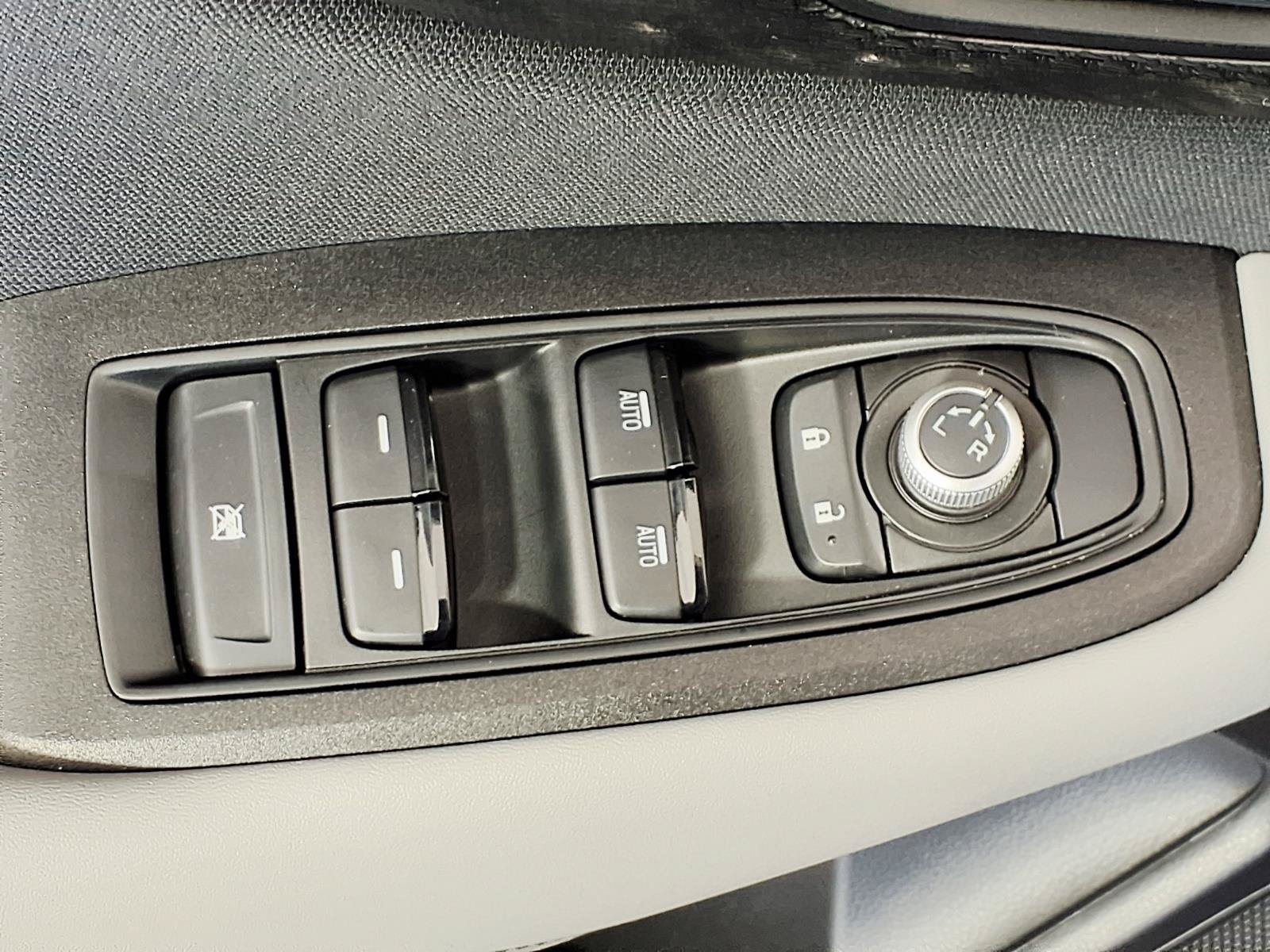 Used 2025 Subaru Outback Premium AWD/4WD image 16