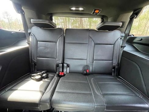 Used 2021 GMC Yukon SLT w/ SLT Premium Package image 23