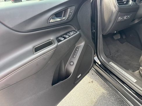 Used 2023 Chevrolet Equinox Premier FWD image 25
