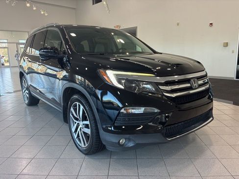 Used 2016 Honda Pilot Touring image 1