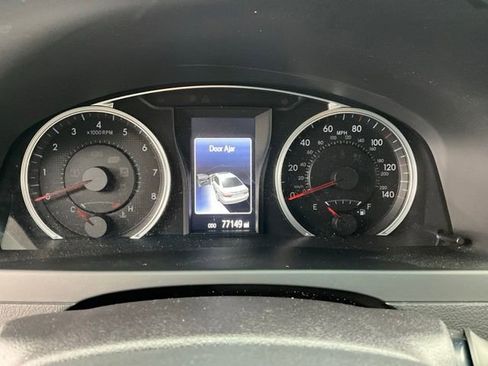 Used 2015 Toyota Camry SE FWD image 6