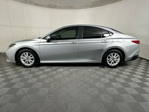 Used 2025 Toyota Camry LE FWD image 6