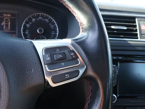 Used 2013 Volkswagen Jetta GLI image 18