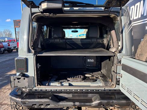 Used 2015 Jeep Wrangler Unlimited Rubicon w/ Connectivity Group AWD/4WD image 5