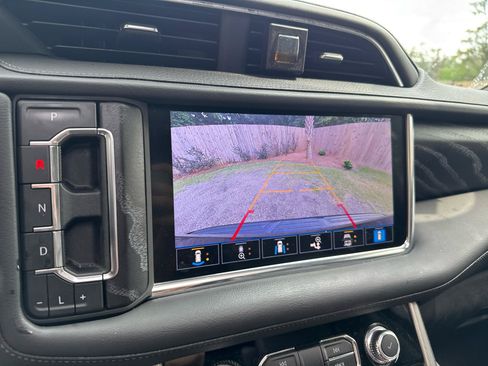 Used 2021 GMC Yukon Denali RWD image 14