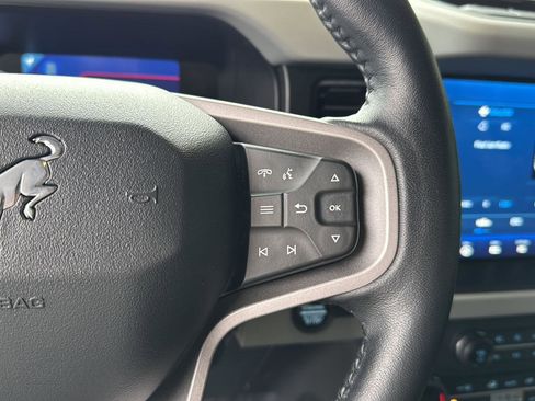 Used 2023 Ford Bronco Badlands image 19