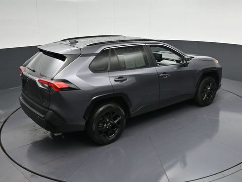 Used 2021 Toyota RAV4 XLE FWD image 22