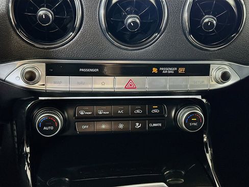 Used 2022 Kia Stinger GT-Line w/ Sun & Sound Package AWD/4WD image 16