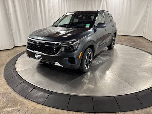 Certified 2025 Kia Seltos S image 1