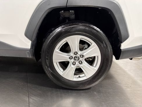 Used 2021 Toyota RAV4 XLE FWD image 12