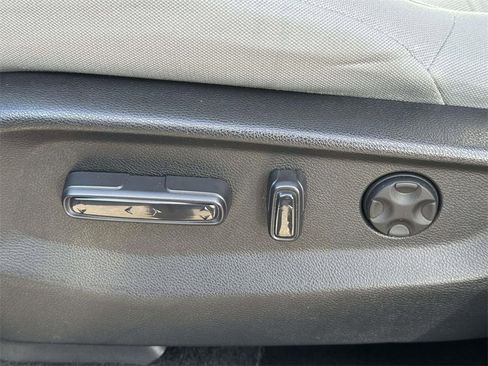 Certified 2022 Honda CR-V EX image 17