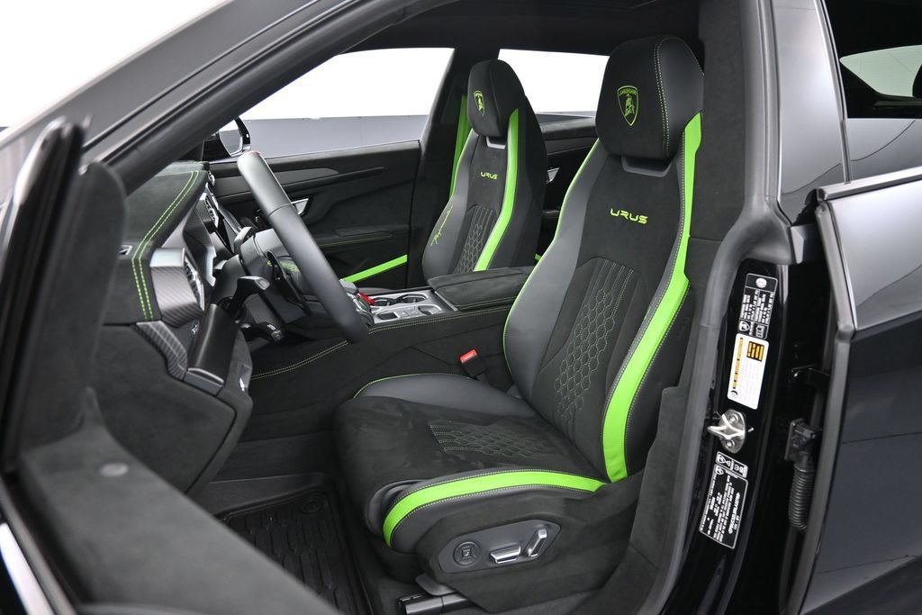 Used 2024 Lamborghini Urus Performante AWD/4WD image 5