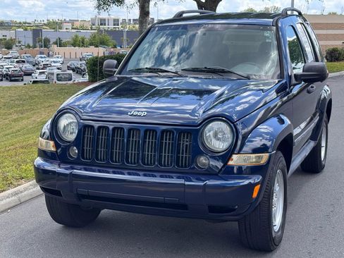 Used 2007 Jeep Liberty Sport RWD image 4