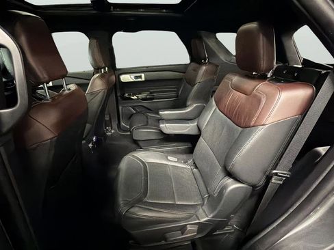 Used 2022 Ford Explorer Platinum w/ Equipment Group 601A image 29