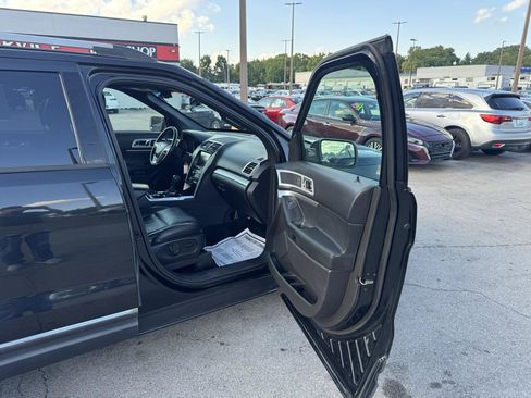 Used 2014 Ford Explorer XLT w/ Equipment Group 202A FWD image 9
