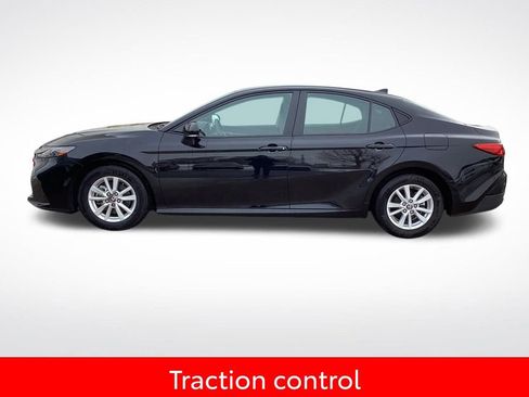 Used 2025 Toyota Camry LE image 6