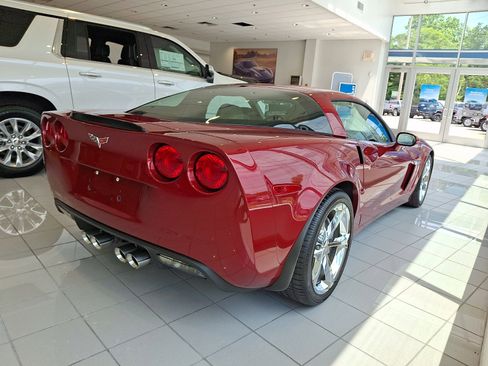 Used 2011 Chevrolet Corvette Grand Sport w/ Preferred Equipment Group RWD image 6