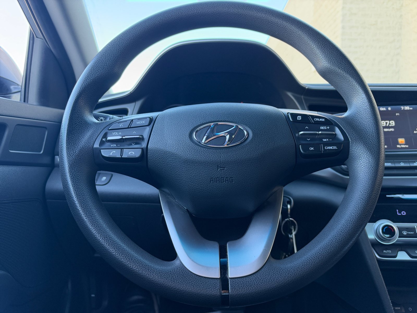 Used 2020 Hyundai Elantra SEL w/ Cargo Package (C1) FWD image 9