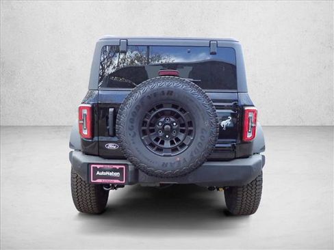 New 2026 Ford Bronco Outer Banks w/ Sasquatch Package AWD/4WD image 3