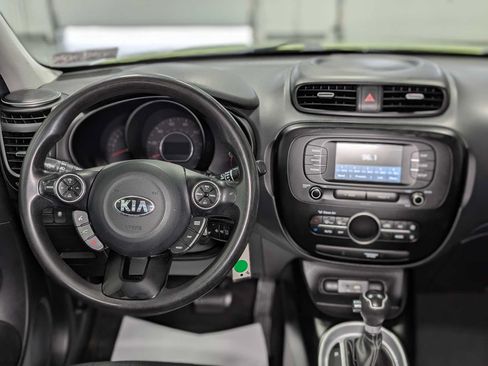 Used 2017 Kia Soul + FWD image 5