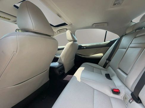 Used 2014 Lexus IS 250 RWD image 17