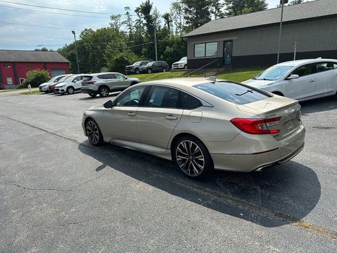 Used 2020 Honda Accord Touring image 8