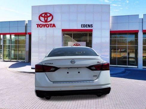 Used 2023 Nissan Altima 2.5 SR w/ SR Premium Package image 4