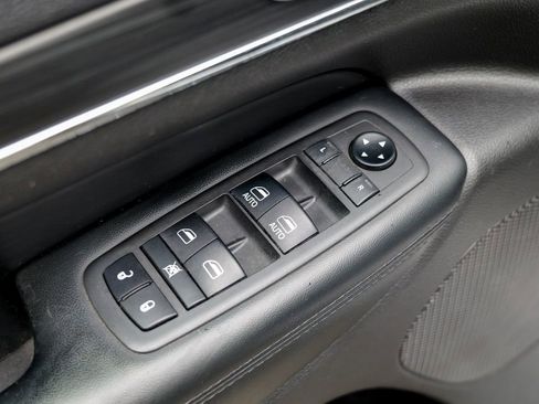 Used 2019 Jeep Grand Cherokee Limited w/ Luxury Group II AWD/4WD image 18