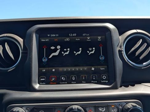 Used 2022 Jeep Wrangler Unlimited Sahara AWD/4WD image 29