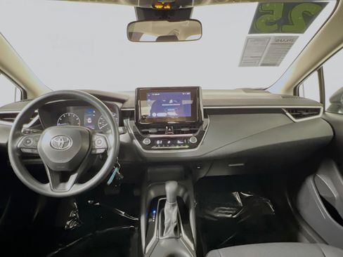 Used 2025 Toyota Corolla LE FWD image 29