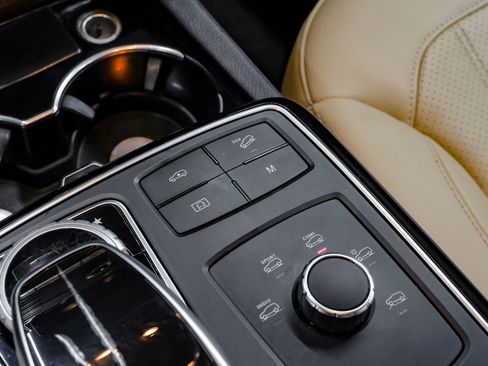 Used 2018 Mercedes-Benz GLS 450 4MATIC w/ Premium Package image 34