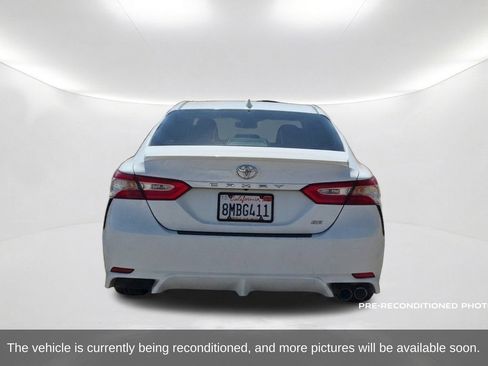 Used 2019 Toyota Camry SE w/ Carpet Mat Package FWD image 7