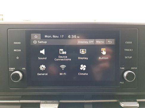 Used 2024 Kia Carnival LX image 21